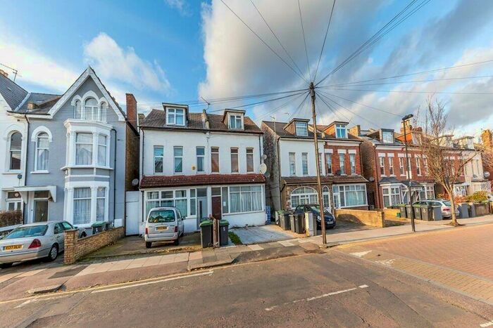1 Bedroom Flat To Rent In Whittington Road, Bounds Green, N22