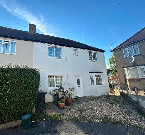 4 Bedroom Property To Rent In Ripon Close, Guildford, GU2