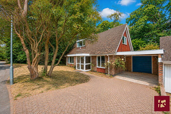 3 Bedroom Detached House For Sale In Heathermount Drive, Crowthorne, RG45