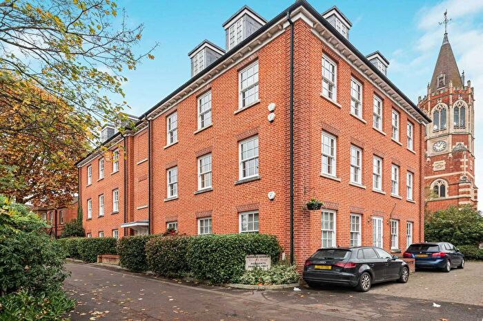 3 Bedroom Flat For Sale In Norman Avenue, Henley-On-Thames, RG9
