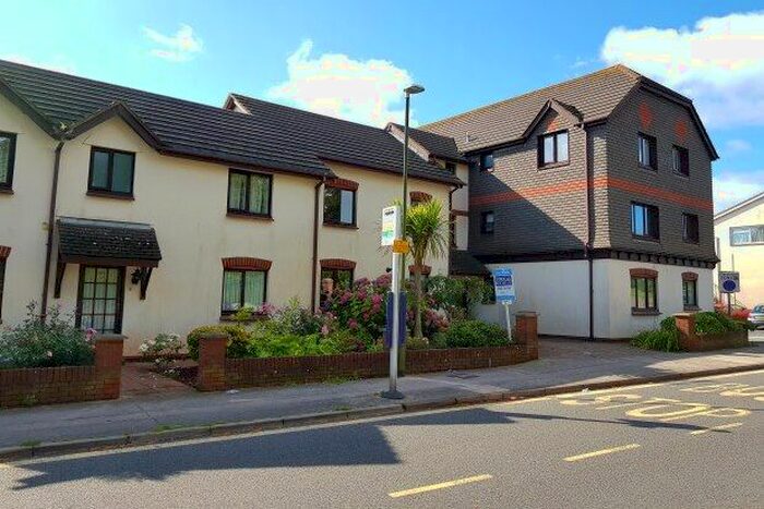 1 Bedroom Flat To Rent In St. Andrews Court, Torquay, TQ2