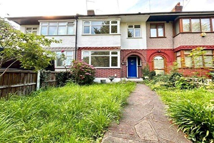 4 Bedroom Terraced House To Rent In Chigwell Road, Woodford Green, IG8