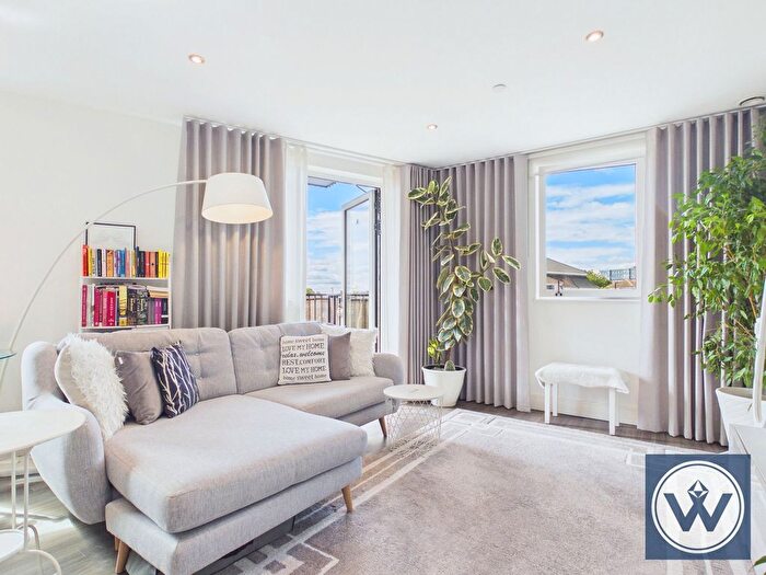 1 Bedroom Flat For Sale In Healum Avenue, Southall, UB2