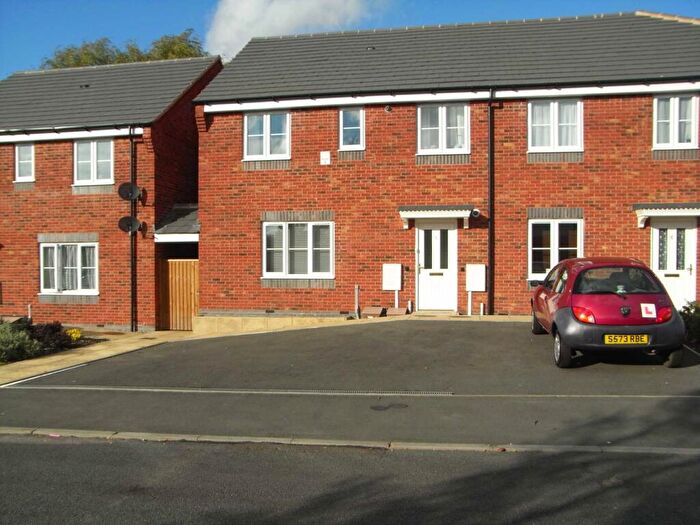 2 Bedroom Flat To Rent In Central Avenue, Leicestershire, LE17
