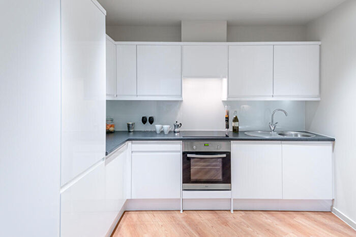 2 Bedroom Flat To Rent In Park House Victoria Road, Leeds, West Yorkshire, LS6