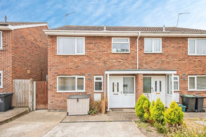 3 Bedroom Semi-Detached House For Sale In Forest Road, Colchester, CO4