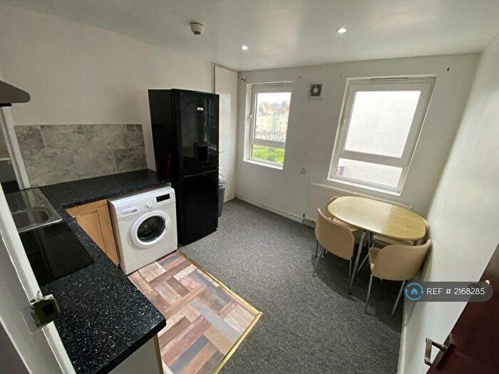 2 Bedroom Flat To Rent In St. James's Street, Brighton, BN2