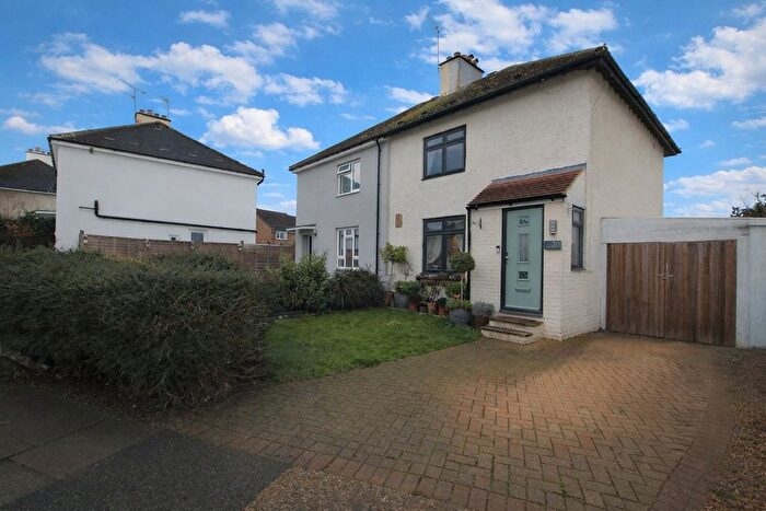 2 Bedroom Semi Detached House For Sale In Acacia Avenue, Shepperton, TW17