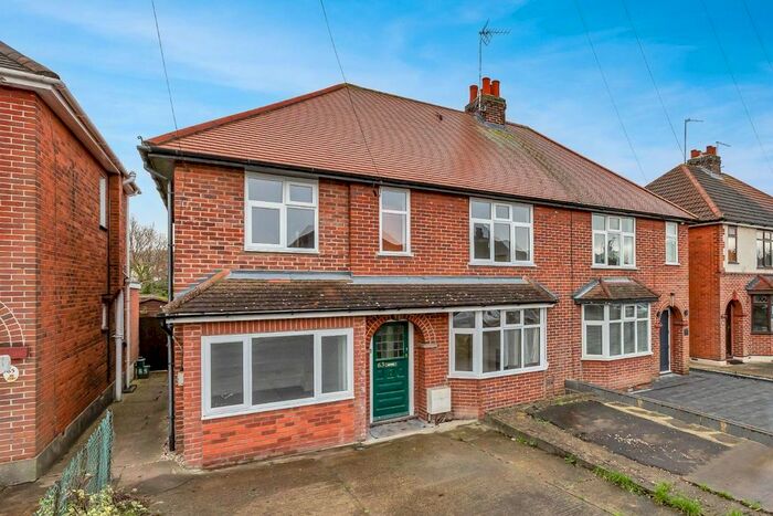 5 Bedroom Semi-Detached House To Rent In Smythies Avenue, Colchester CO1