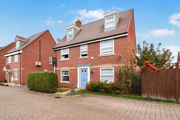 5 Bedroom Detached House For Sale In Bose Avenue, Biggleswade, SG18
