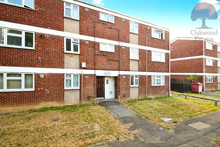 1 Bedroom Flat For Sale In Eden Close, Langley, SL3