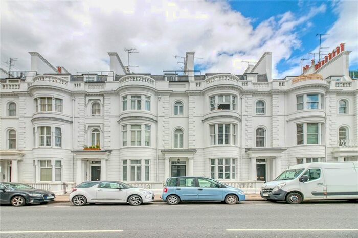 2 Bedroom Flat To Rent In Gloucester Terrace, London, W2