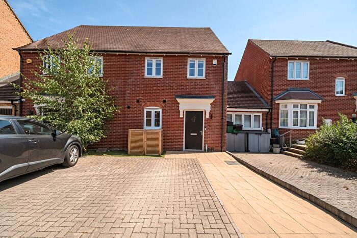 3 Bedroom Semi Detached House For Sale In Waratah Drive, Chislehurst, BR7