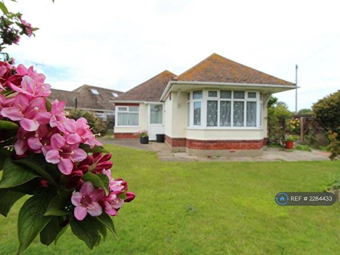 3 Bedroom Bungalow To Rent In Stanley Road, Broadstairs, CT10