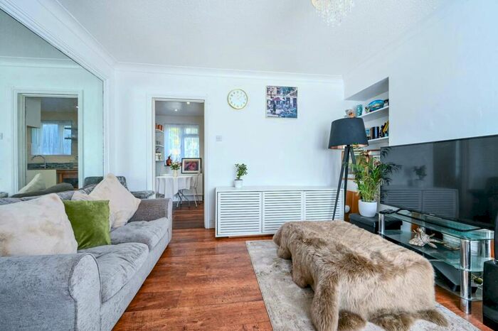 2 Bedroom Semi-Detached House To Rent In Southway, Guildford, GU2