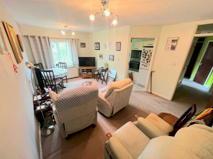 2 Bedroom Apartment For Sale In Wharf Court, Melksham, SN12