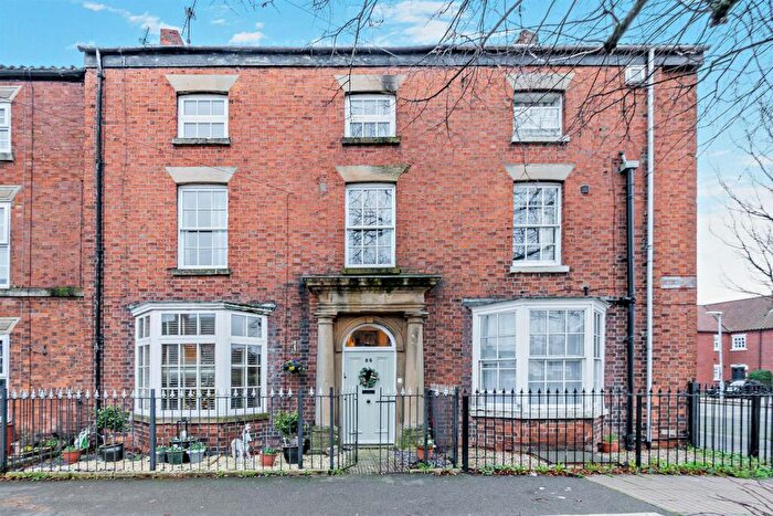 4 Bedroom Terraced House For Sale In North Parade, Grantham, NG31