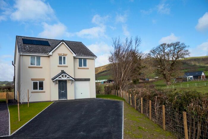 4 Bedroom Detached House For Sale In Cysgod Y Gyrn, Llansilin, Oswestry, SY10