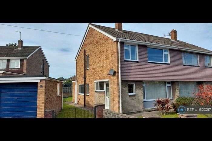 3 Bedroom Semi-Detached House To Rent In Oakwood Rise, Scunthorpe, DN16