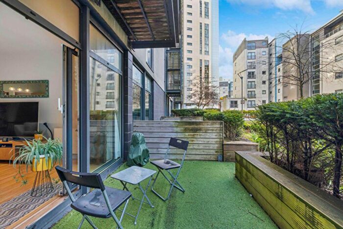 2 Bedroom Flat For Sale In Glasgow Harbour Terraces, Glasgow Harbour, G11