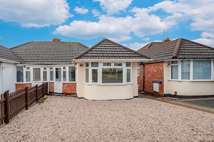 3 Bedroom Semi-Detached Bungalow To Rent In Elmay Road, Birmingham, B26