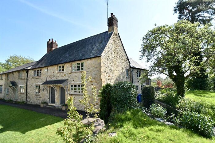4 Bedroom Semi-Detached House For Sale In Church Street, Somerton, OX25
