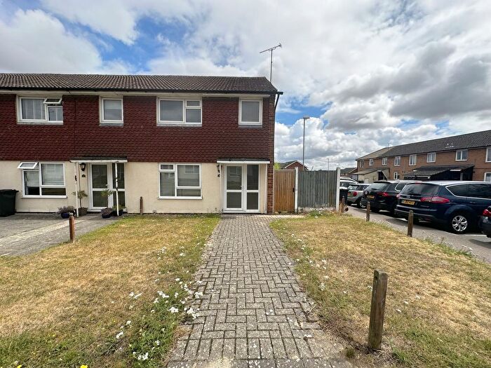 3 Bedroom Terraced House For Sale In The Windmills, Broomfield, Chelmsford, CM1