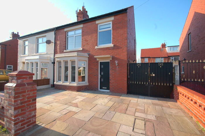 3 Bedroom Semi-Detached House To Rent In Belvere Avenue, Blackpool, FY4