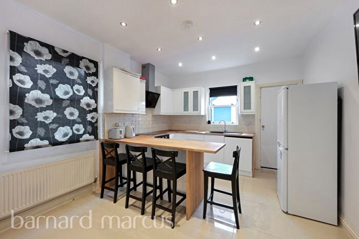 4 Bedroom Flat To Rent In Kingston Road, London, SW20