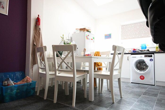 5 Bedroom House To Rent In Renny Street, DH1