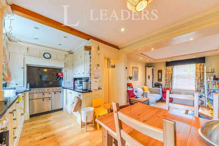 3 Bedroom Terraced House To Rent In Albert Street, AL1