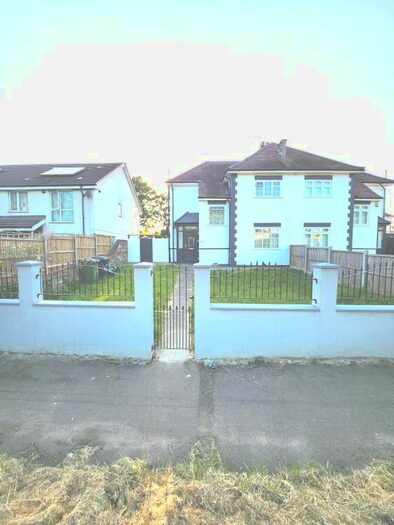 3 Bedroom Semi-Detached House To Rent In Church Lane, Cheshunt, EN8