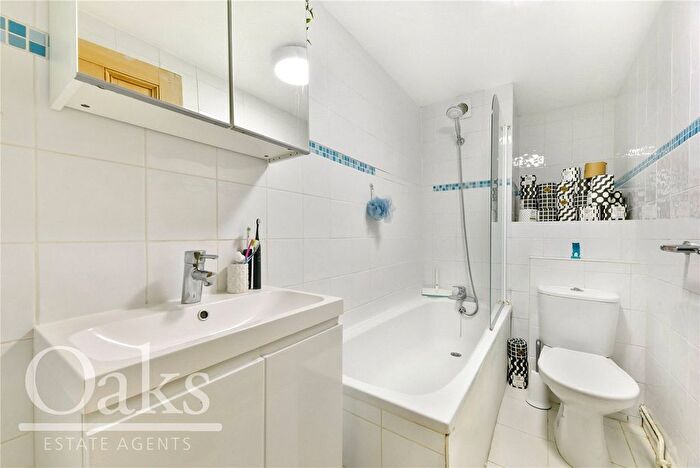 1 Bedroom Flat For Sale In Gleneagle Road, London, SW16
