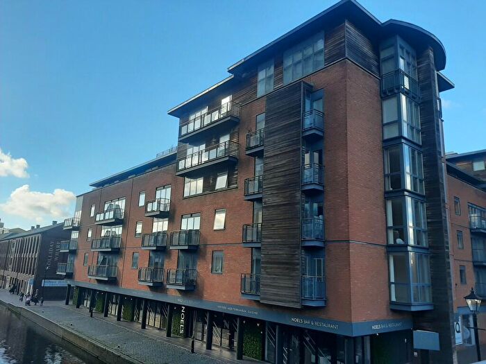 1 Bedroom Apartment To Rent In Waterfront Walk, Birmingham, B1