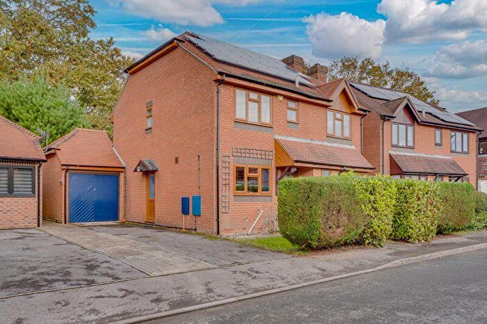 4 Bedroom Detached House For Sale In Park Glen, Southampton, SO31