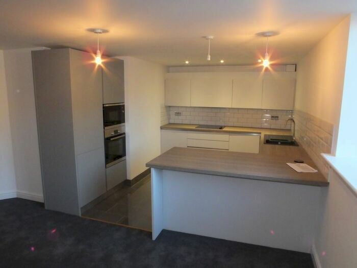 3 Bedroom Flat To Rent In Cliffe High Street, Lewes, BN7