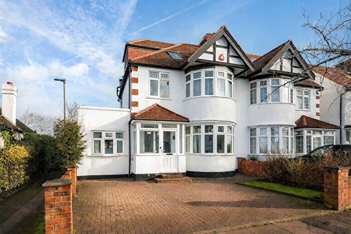 4 Bedroom Semi Detached House For Sale In Longfield Avenue, Mill Hill, NW7