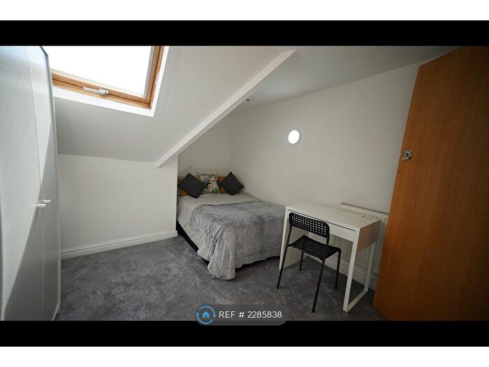3 Bedroom Flat To Rent In Albany Road, Cardiff, CF24