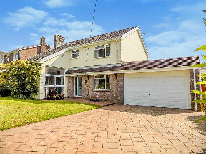 4 Bedroom Detached House For Sale In Rogers Lane, Laleston, Bridgend County., CF32