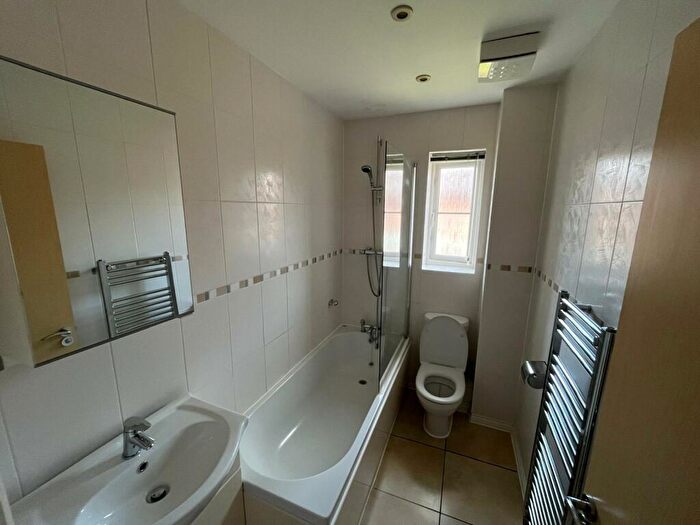 3 Bedroom Terraced House For Sale In Avian Avenue, Frogmore, AL2
