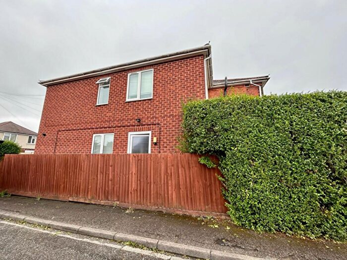 3 Bedroom Apartment To Rent In Plains Road, Mapperley, NG3