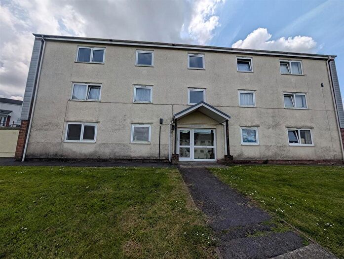 2 Bedroom Flat To Rent In Siskin Close, Haverfordwest, SA61