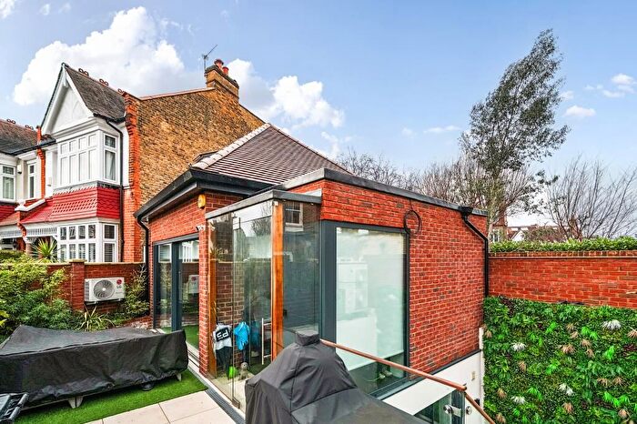 3 Bedroom Detached House To Rent In Gatwick Road, Southfields, SW18