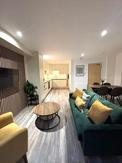 4 Bedroom Flat To Rent In Sidney Grove, Clerkenwell, London, EC1V