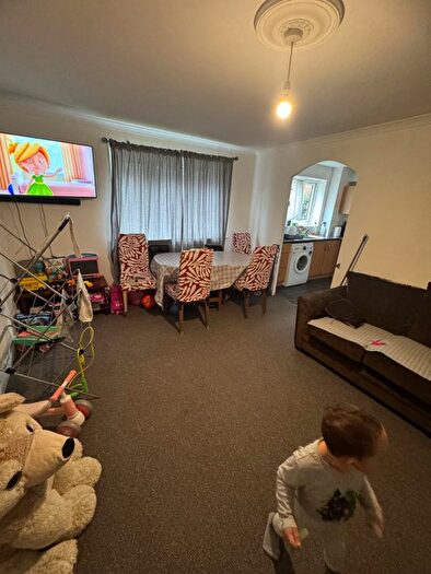 2 Bedroom Flat For Sale In London, RM6