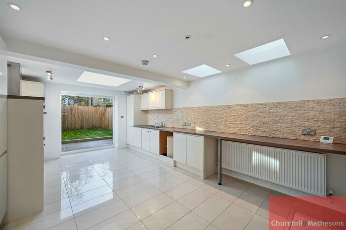 4 Bedroom House To Rent In Glasgow Road, Plaistow, E13