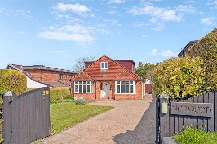 5 Bedroom Detached House For Sale In Chiltern Way, Aston Clinton, Aylesbury, HP22