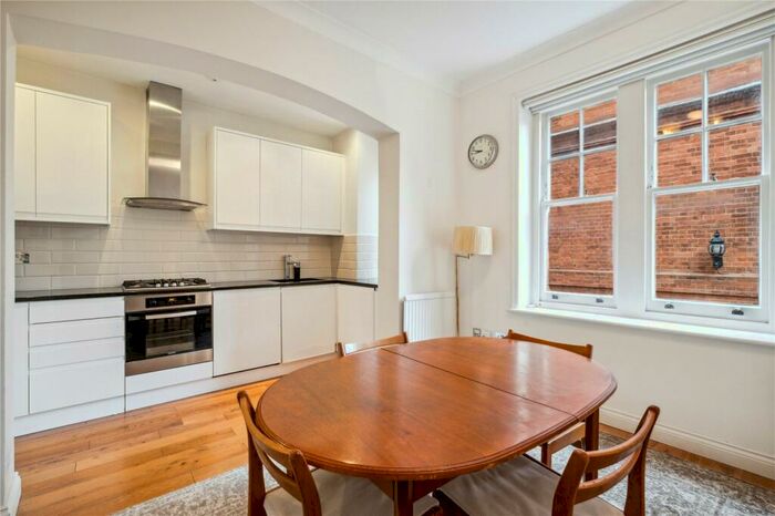 2 Bedroom Apartment To Rent In Park Walk, London, SW10