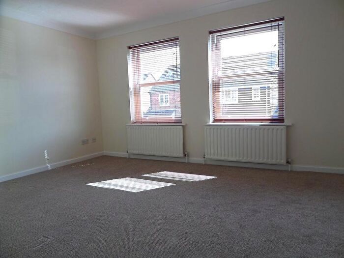 2 Bedroom Apartment To Rent In Hamble, SO31