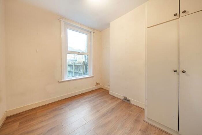 1 Bedroom Flat To Rent In Marmont Road Peckham, SE15